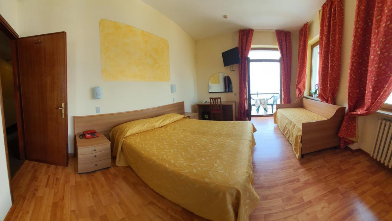Hotel Merano Brenzone sul Garda Εξωτερικό φωτογραφία
