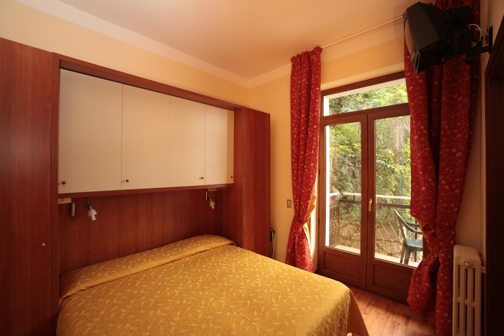 Hotel Merano Brenzone sul Garda Δωμάτιο φωτογραφία