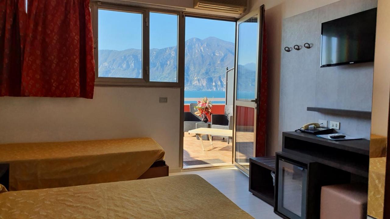 Hotel Merano Brenzone sul Garda Εξωτερικό φωτογραφία